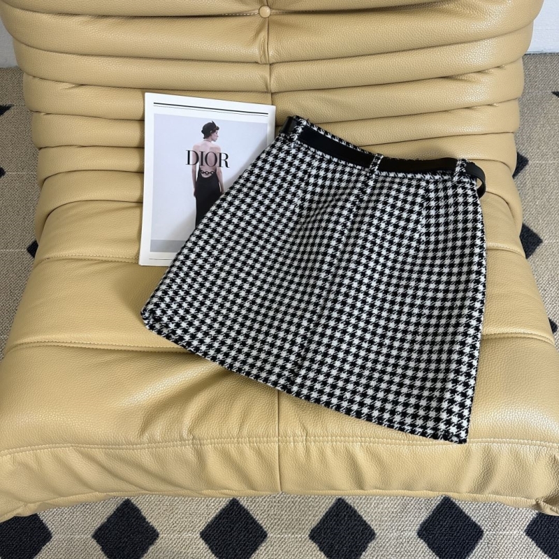 Ch**el pants